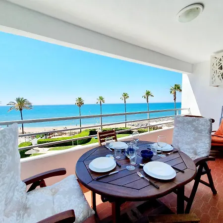 Marbellamar Seafront Apartment