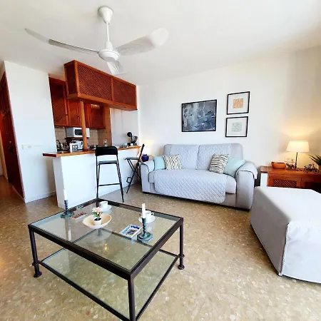 Marbellamar Seafront Apartment