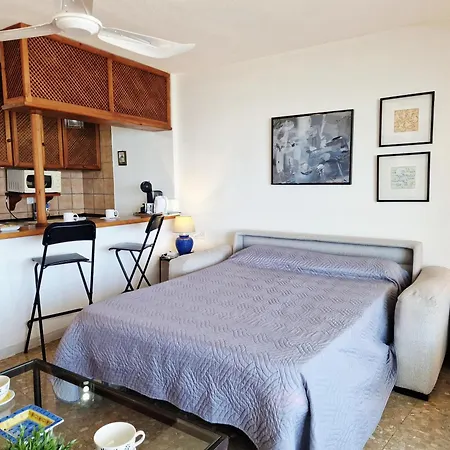 Marbellamar Seafront Apartment *