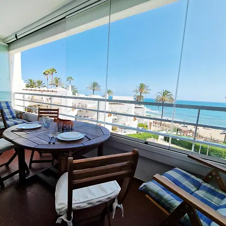 Апартаменти Marbellamar Seafront *