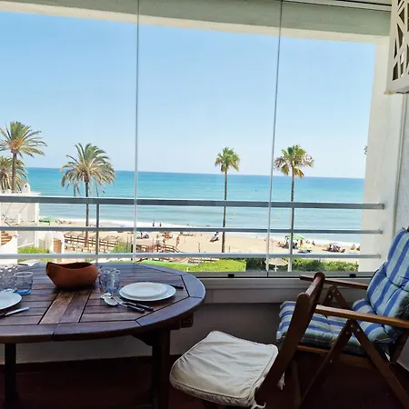 Marbellamar Seafront Апартаменти