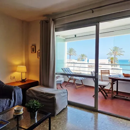 Marbellamar Seafront Апартаменти *