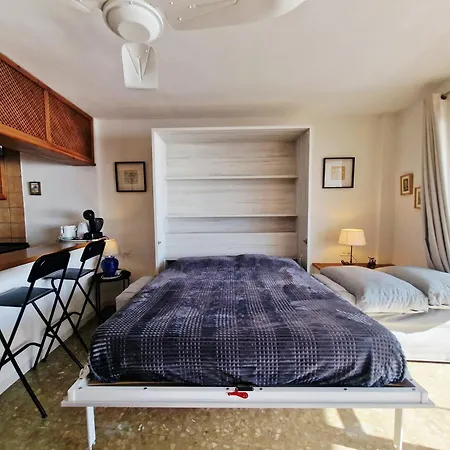 Marbellamar Seafront Apartment *